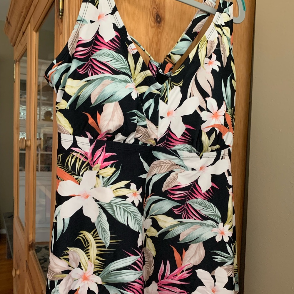 UEC - Kona Sol 2X ( 20/22 ) full coverage tropical print asymmetrical bottom